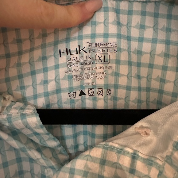 HUK Men's Short Sleeve Fishing Button Down Shirt - Picture 6 of 6